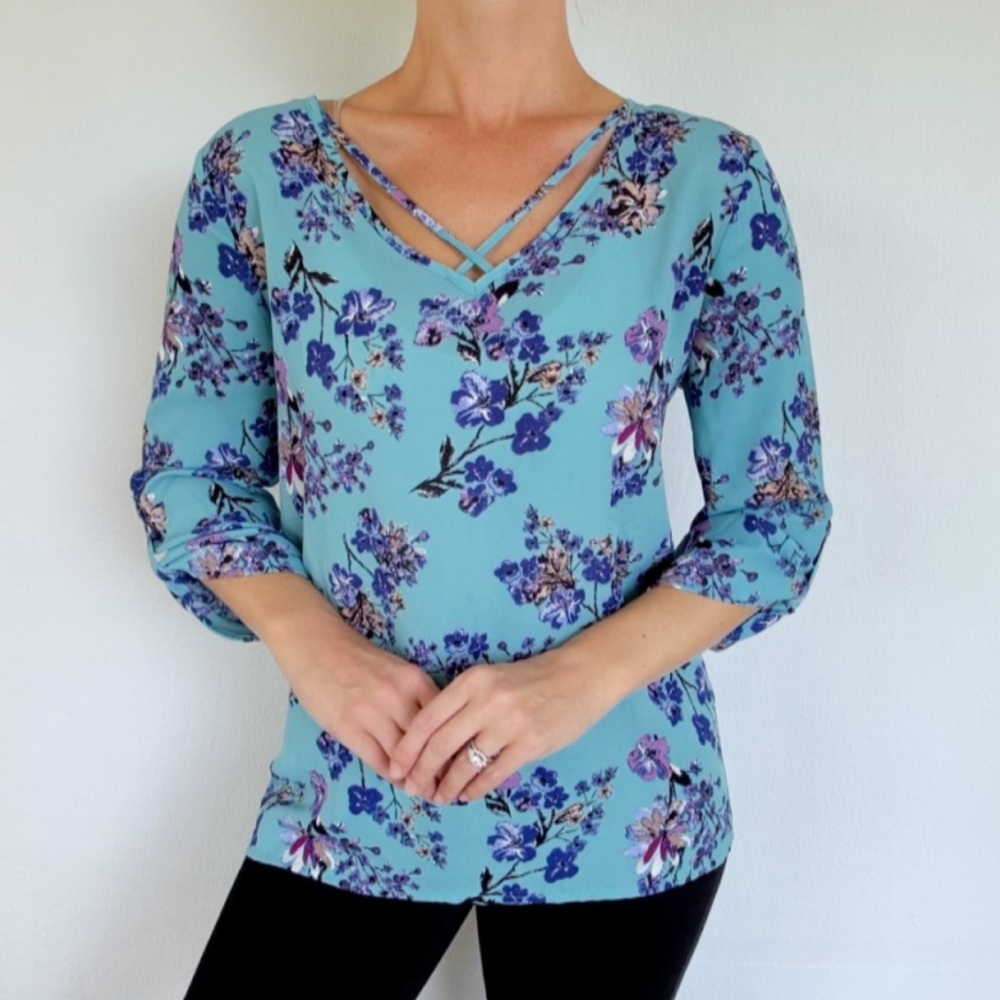 Hippie Rose blue floral strappy crisscross neckline long sleeve blouse large
